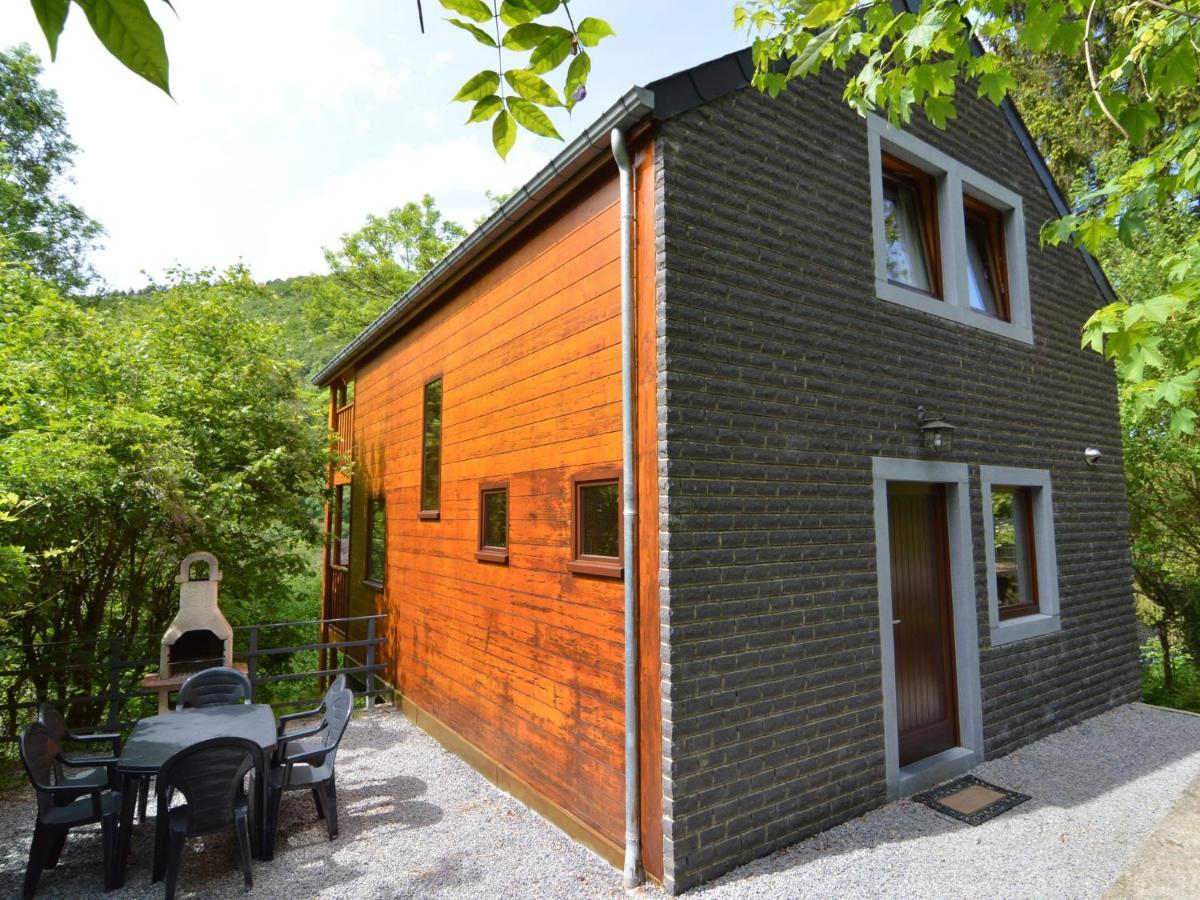 Comfortable Modern Chalet With Wood Finish エワイユ エクステリア 写真