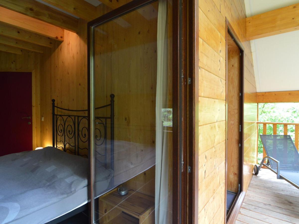 Comfortable Modern Chalet With Wood Finish エワイユ エクステリア 写真