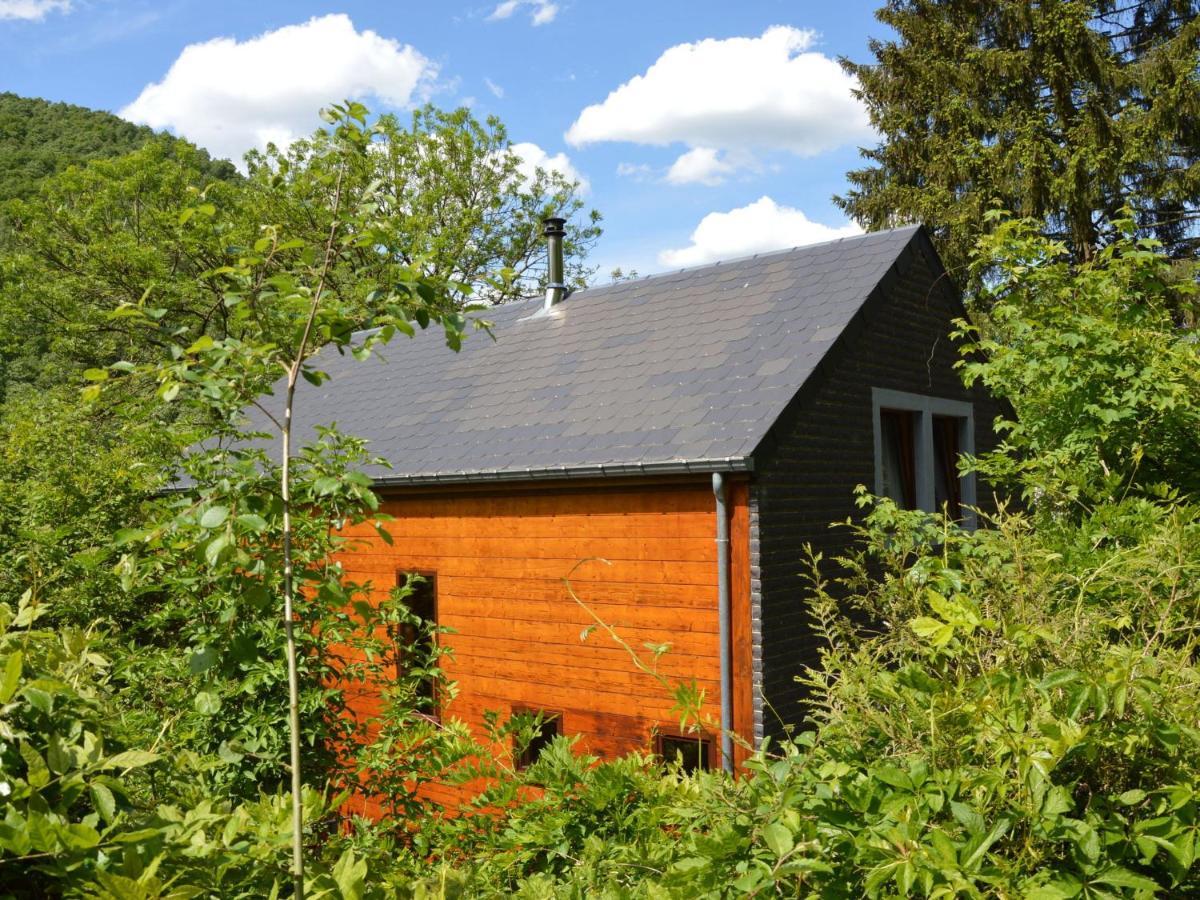 Comfortable Modern Chalet With Wood Finish エワイユ エクステリア 写真